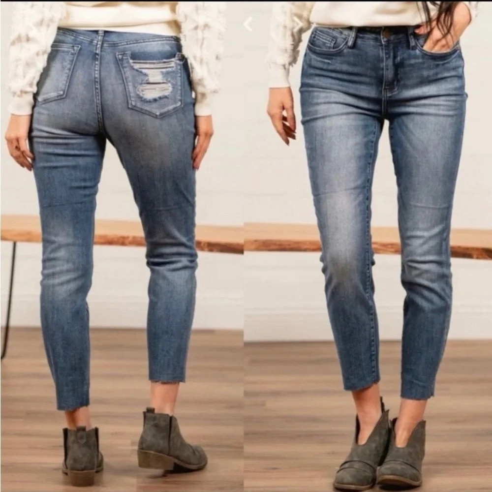 Judy Blue High‎ Rise Relaxed Fit Distressed Jeans